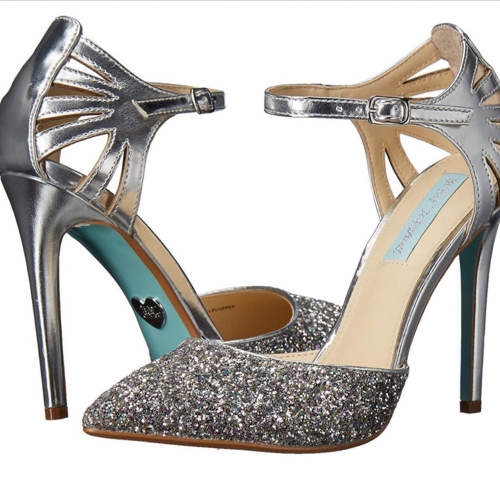 Blue by Betsey Johnson Avery Pump in Silver - 4” heel - size 10